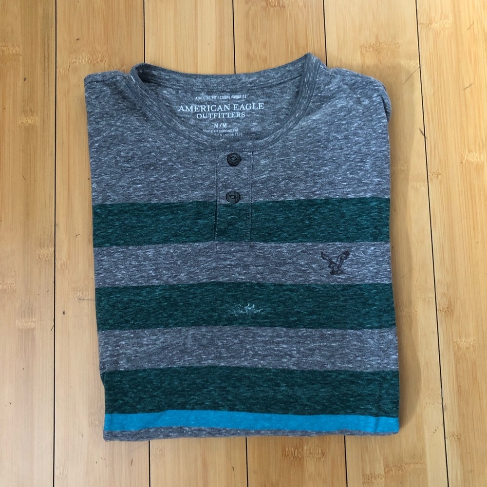 Medium American Eagle Shirt
